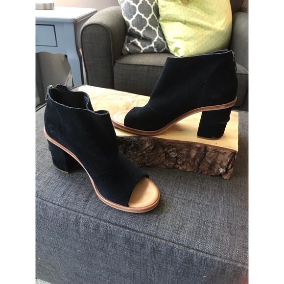 UGG Ginger Open Toe Ankle Boot Black Suede Size 6 1/2 Dressy Casual Summer fall - Picture 2 of 12